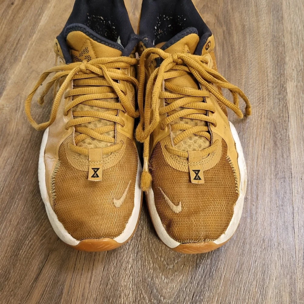Nike PG 5 Wheat Mens Size 8 Basketball Shoes Sneakers FLAWED Paul George Gold